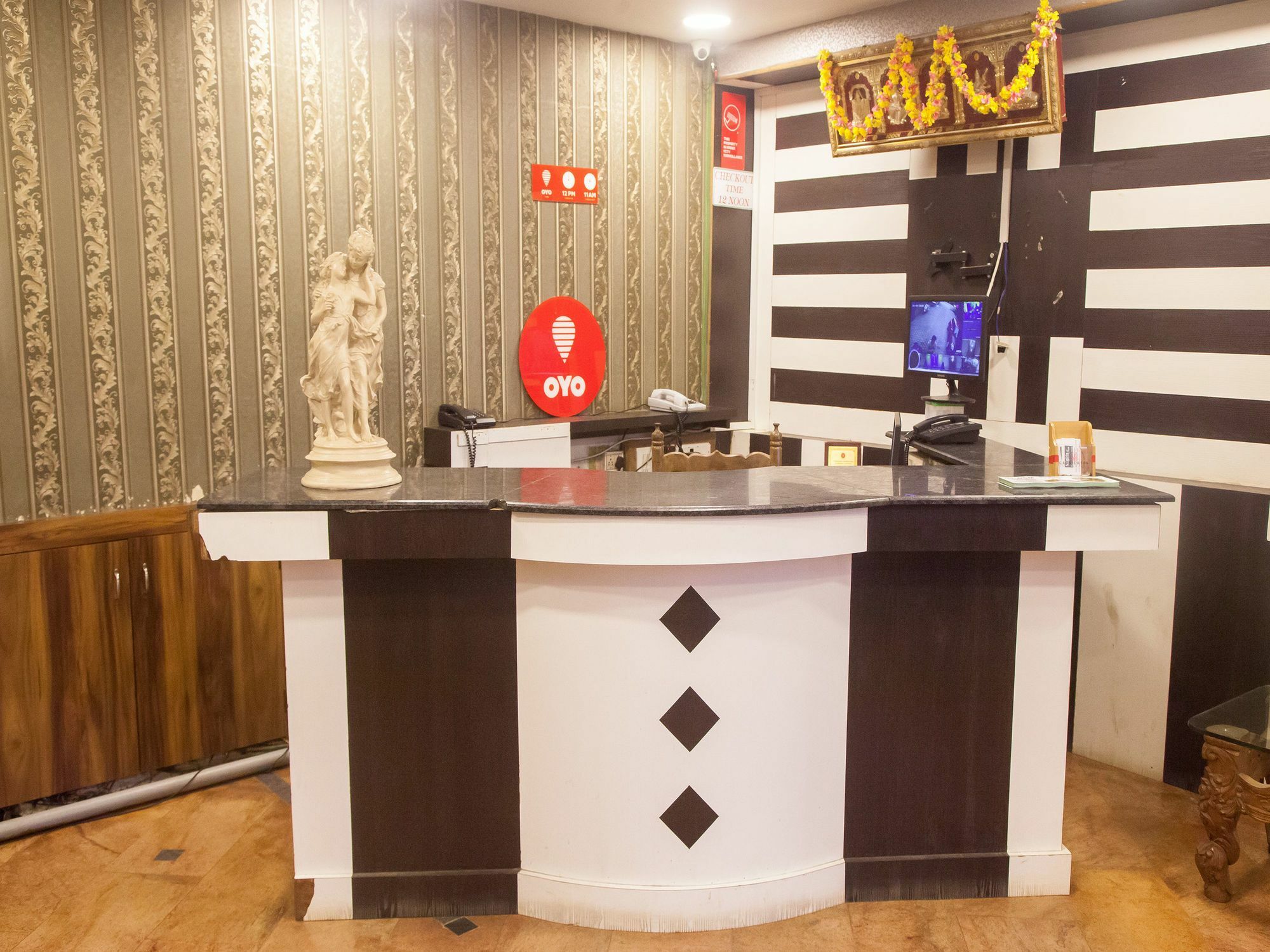 Oyo 12357 Hotel Nilgiris Inn Ooty Eksteriør billede